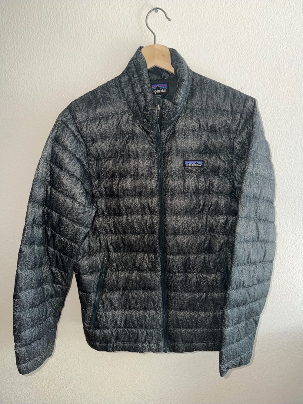 Patagonia Men's Gray/Black Quilted Packable Down Jacket